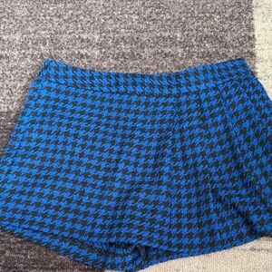 Zara Black and Blue Patterned Skort Size XS
NWOT
